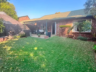2 Bedroom Townhouse For Sale in Pretoria - img