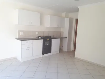 2 Bedroom Apartment To Rent in East London - ygho.webp