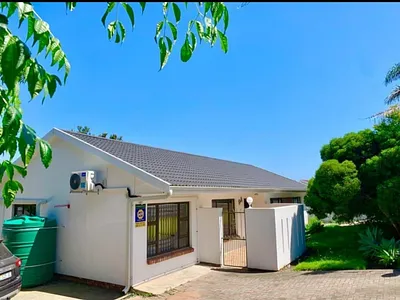 3 Bedroom House For Sale in East London - Mj5B.webp