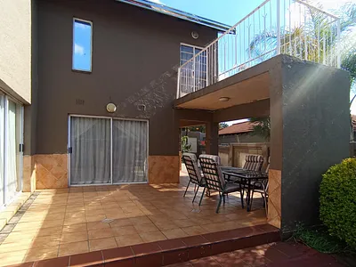 4 Bedroom House For Sale in Bedfordview - nprI.webp
