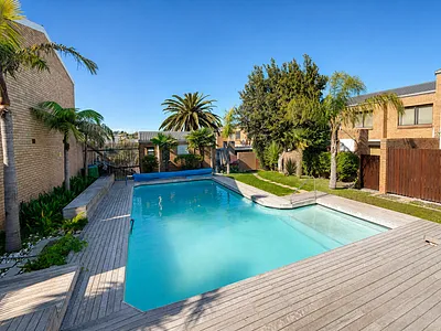 3 Bedroom Apartment For Sale in Bellville - 1pEX.webp