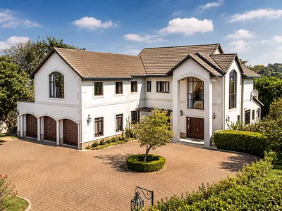 4 Bedroom House For Sale in Hillcrest - LPXH.webp