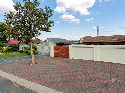 3 Bedroom House For Sale in Pretoria - mLHD.webp