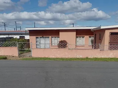 3 Bedroom House For Sale in East London - img