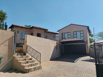 3 Bedroom House For Sale in Rustenburg - Wb1N.webp