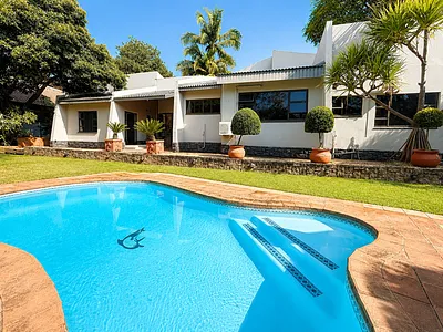 4 Bedroom House For Sale in Rustenburg - Q1C8.webp