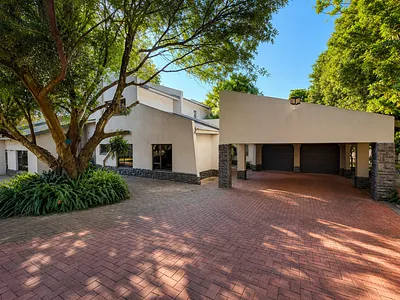 4 Bedroom House For Sale in Rustenburg - aPJU.webp