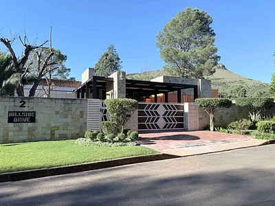 5 Bedroom House For Sale in Queenstown - img