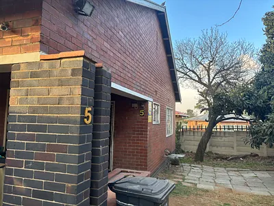 3 Bedroom House For Sale in Johannesburg - BKba.webp