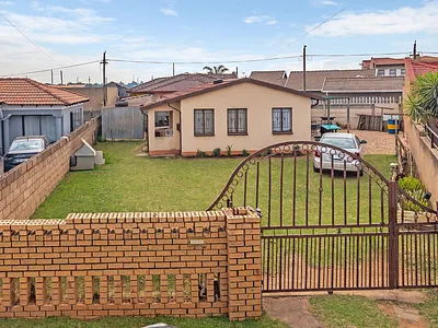 2 Bedroom House For Sale in Krugersdorp - gEFZ.webp