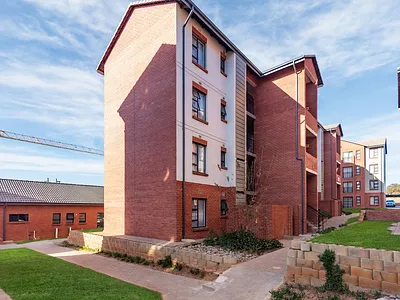 3 Bedroom Townhouse For Sale in Soweto - Ia4J.webp