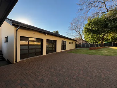 3 Bedroom House To Rent in Rustenburg - KbqY.webp