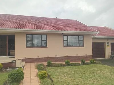 4 Bedroom House To Rent in East London - sax2.webp