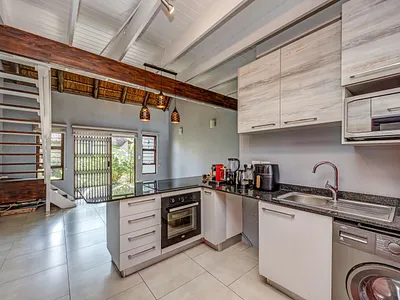 2 Bedroom Townhouse For Sale in Randburg - 6R2m.webp