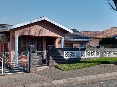 3 Bedroom House For Sale in Johannesburg - Cyh8.webp
