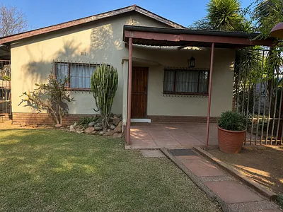 3 Bedroom House For Sale in Germiston - UOJA.webp