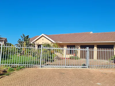 3 Bedroom House For Sale in Mossel Bay - H0r7.webp