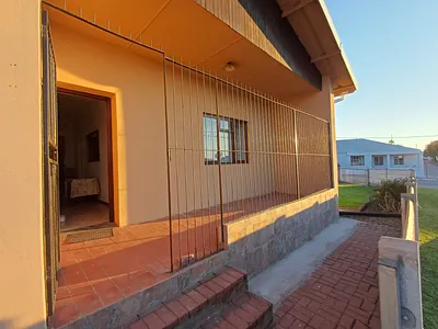 3 Bedroom House To Rent in Albertinia - T6BD.webp