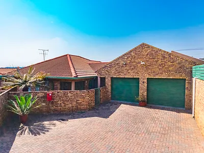 3 Bedroom Townhouse For Sale in Centurion - 9ugc.webp