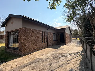 4 Bedroom House For Sale in Bethal - img