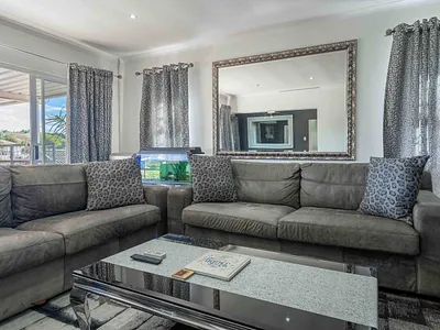 3 Bedroom House For Sale in Amanzimtoti - hAEM.webp