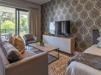 2 Bedroom Apartment To Rent in Somerset West - 5OBu.webp