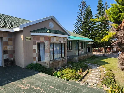 3 Bedroom House For Sale in Mossel Bay - cuEm.webp