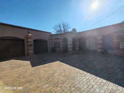 3 Bedroom House For Sale in Sasolburg - GmjE.webp