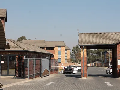 2 Bedroom Apartment For Sale in Johannesburg - 3uVd.webp