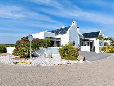 4 Bedroom House For Sale in Jacobsbaai - Md6G.webp