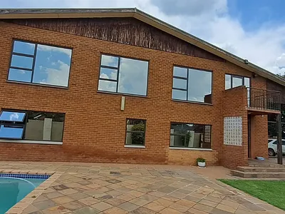 5 Bedroom House For Sale in Nigel - brOQ.webp