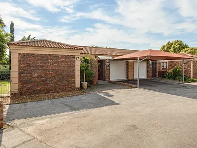 3 Bedroom Townhouse For Sale in Port Elizabeth - EZB4.webp