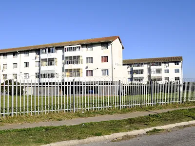 3 Bedroom Apartment For Sale in Port Elizabeth - 9lvo.webp