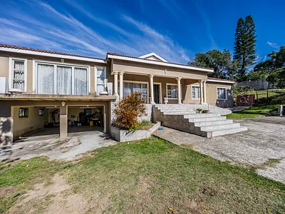 5 Bedroom House For Sale in East London - dBao.webp