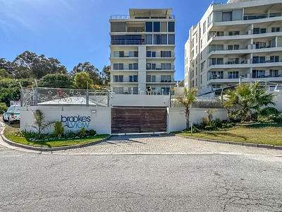 3 Bedroom Apartment For Sale in Port Elizabeth - img