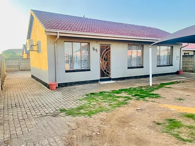 3 Bedroom House For Sale in Sebokeng - hszd.webp