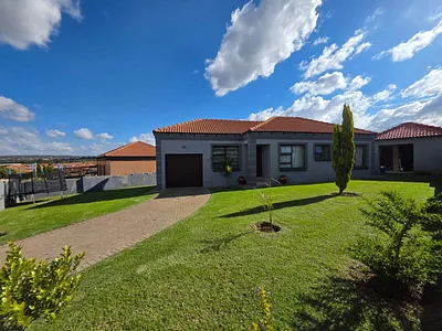 3 Bedroom House To Rent in Witbank - TUG1.webp