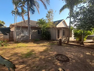 4 Bedroom House For Sale in Uitenhage - h5eB.webp
