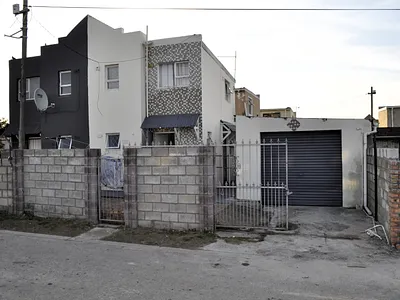 2 Bedroom House For Sale in Port Elizabeth - rjiS.webp