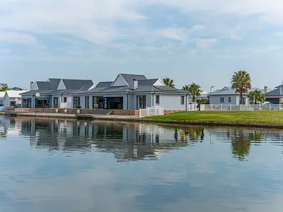 5 Bedroom House For Sale in Jeffreys Bay - GdGG.webp