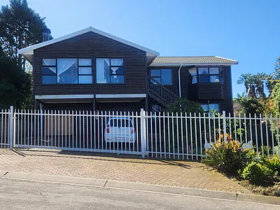 6 Bedroom House For Sale in Mossel Bay - xmbl.webp
