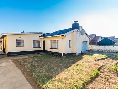 3 Bedroom House For Sale in Soweto - NM8Y.webp