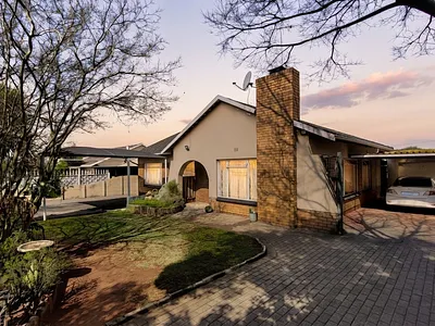 3 Bedroom House For Sale in Germiston - dS3l.webp