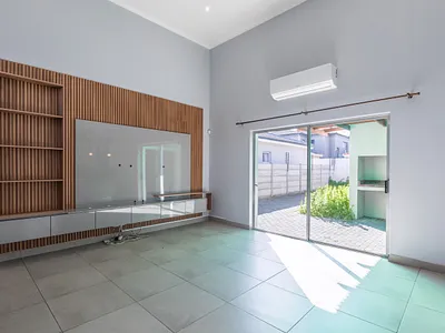 4 Bedroom House To Rent in Blouberg - dqSK.webp