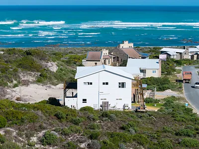 4 Bedroom House For Sale in Suiderstrand - HMuJ.webp