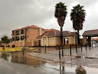 2 Bedroom Apartment For Sale in Vanderbijlpark - WwIw.webp