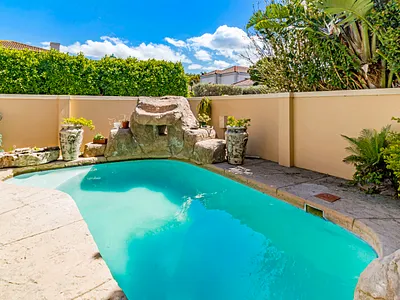 3 Bedroom House To Rent in Somerset West - 7mgt.webp
