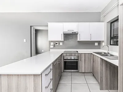 2 Bedroom Apartment For Sale in Centurion - FI0r.webp
