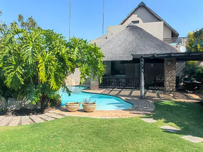 1 Bedroom Apartment For Sale in Sandton - 50Dv.webp