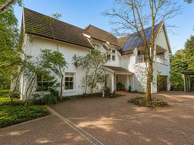 4 Bedroom House For Sale in Kloof - 3Qxo.webp